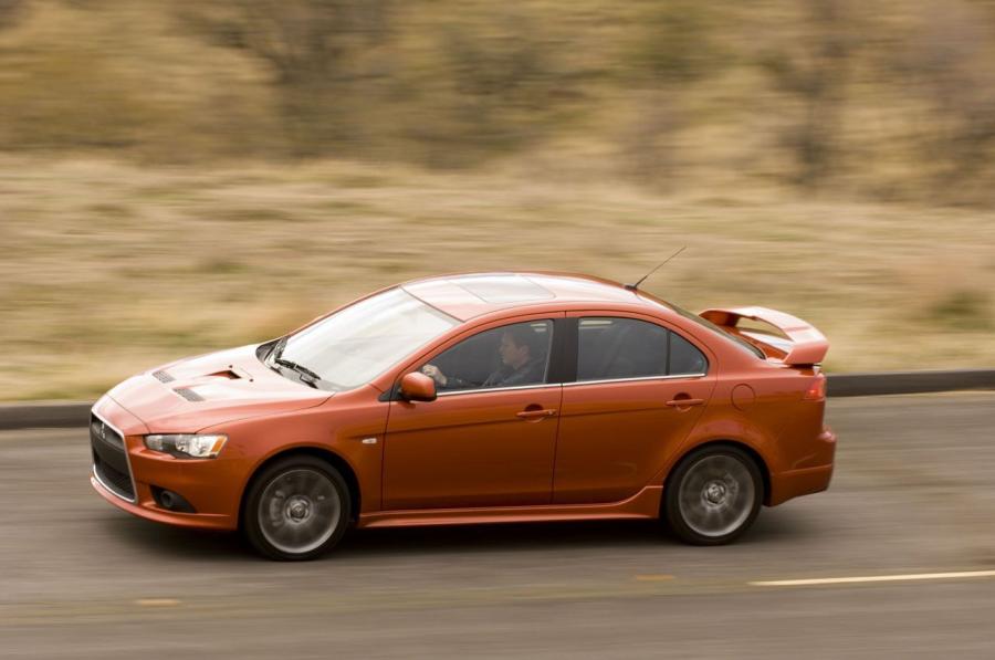  Mitsubishi Lancer Ralliart 2009 года  (фото 16 из 19)